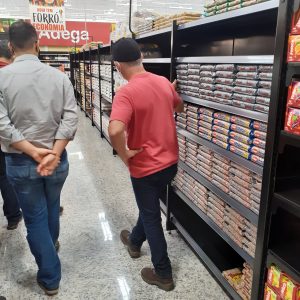 Visita ao supermercado EPA